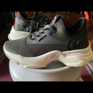 Black & olive green Steve Madden NY90 Sneakers